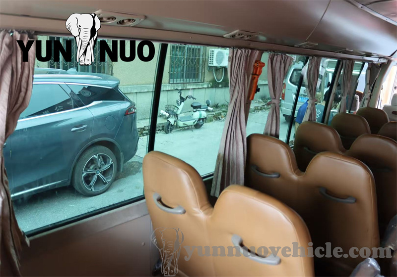 Le Toyota Coaster de 29 places