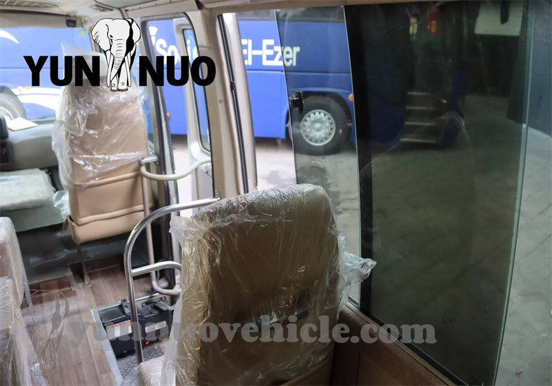 Les sous-verres de Toyota d'occasion &agrave; exp&eacute;dier en Afrique ont &eacute;t&eacute; r&eacute;nov&eacute;s.