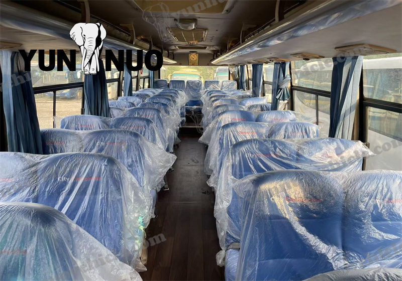 Le bus Yutong &agrave; destination du Zimbabwe est pr&ecirc;t &agrave; appareiller.副本