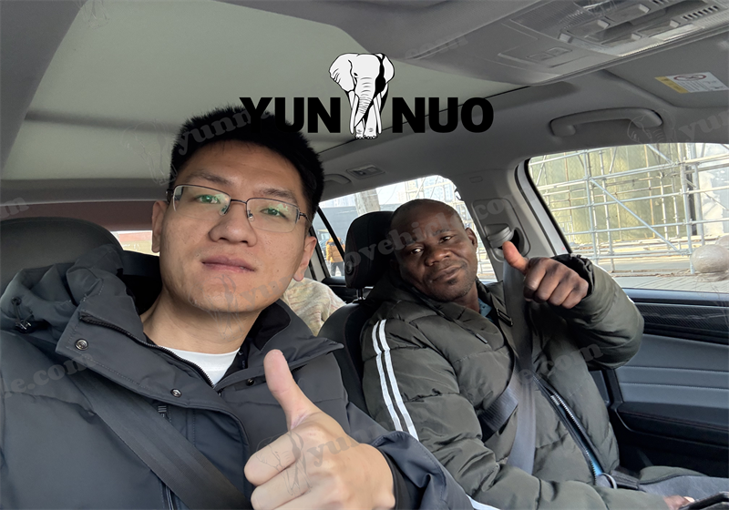 Des clients zambiens sont venus &agrave; Yunnuo pour acheter des remorques surbaiss&eacute;es