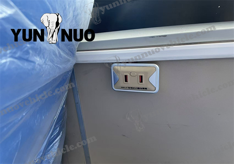 Le bus Yutong &agrave; destination du Zimbabwe est pr&ecirc;t &agrave; appareiller.副本