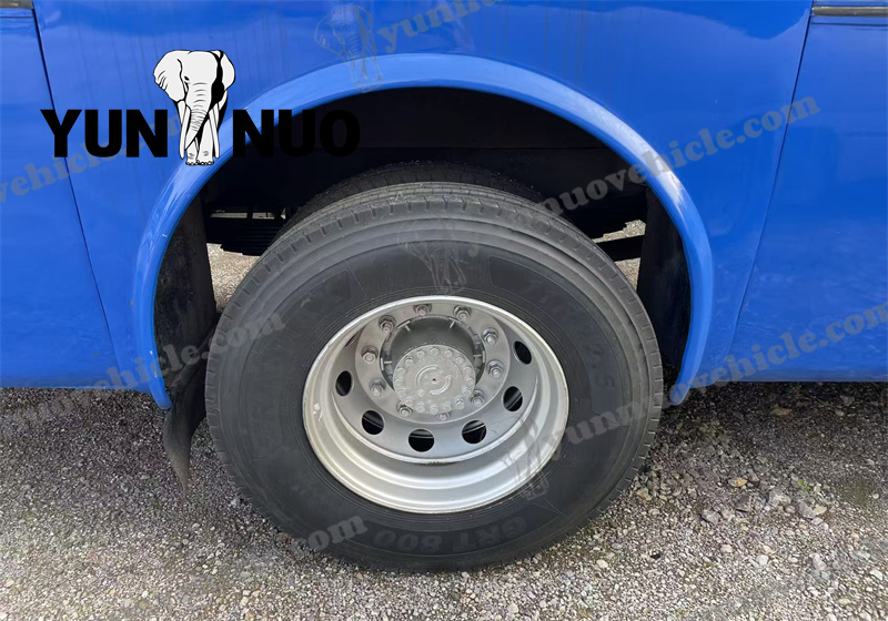 Le bus Yutong &agrave; destination du Zimbabwe est pr&ecirc;t &agrave; appareiller.副本