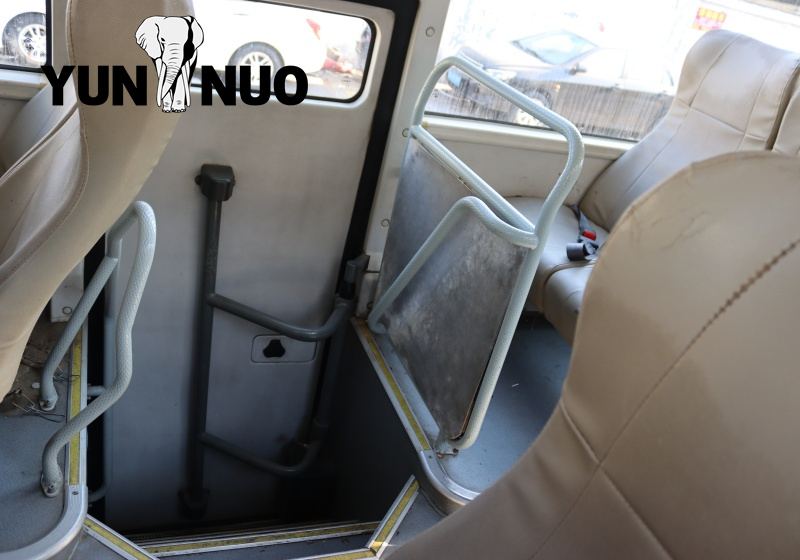 YUTONG UTILISÉ BUS ZK6110H9 56