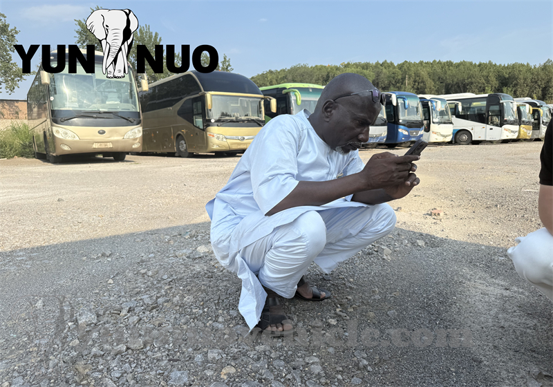 Les clients maliens ouest-africains ont achet&eacute; des entra&icirc;neurs d'occasion.