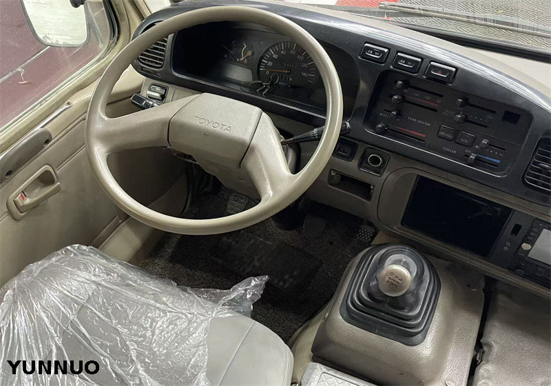 Toyota Coaster 1HZ 29 places