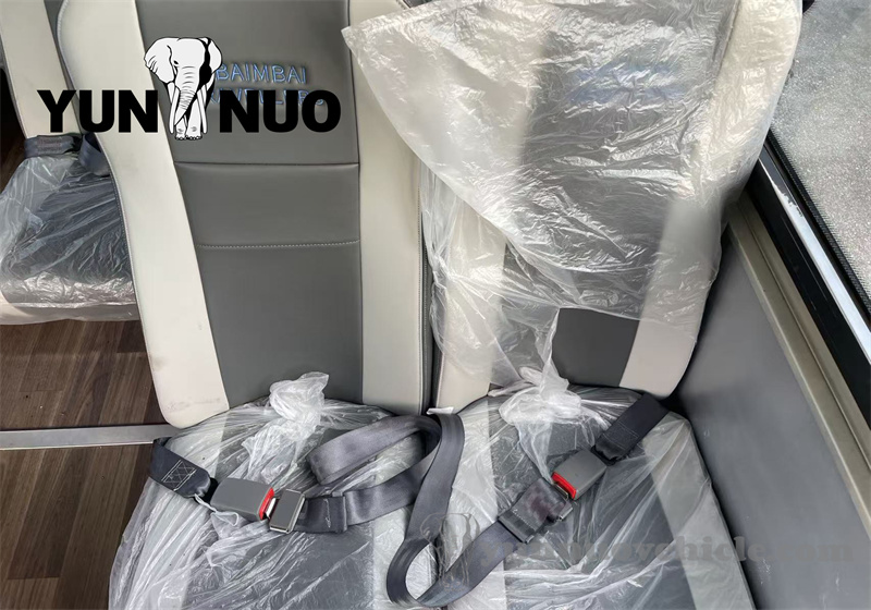 Les bus Yutong r&eacute;nov&eacute;s sont pr&ecirc;ts &agrave; &ecirc;tre exp&eacute;di&eacute;s en Afrique