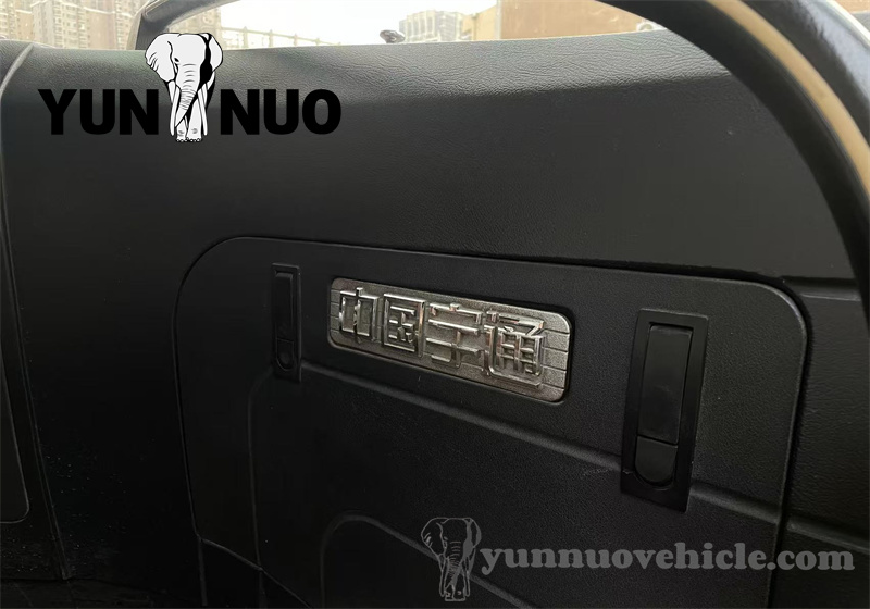 Le bus Yutong d'occasion personnalis&eacute; pour le client ivoirien est sur le point de prendre le large副本