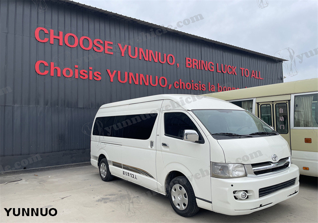Modèle Toyota hiace (2TR)