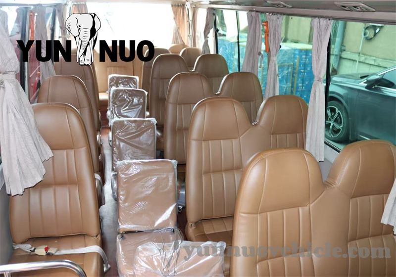 Le Toyota Coaster de 29 places