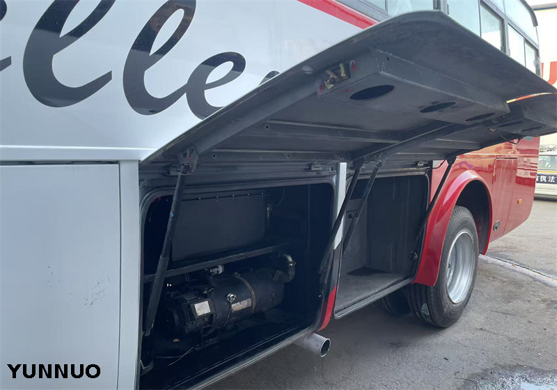 Yutong ZK6932D (moteur avant)