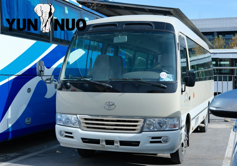 Autobus Toyota Coaster 11 d'occasion 
