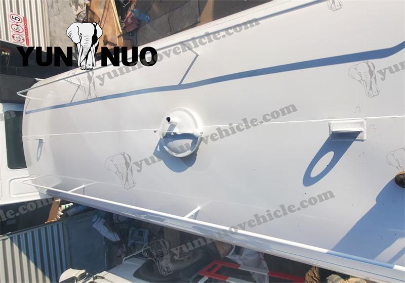 Le camion-citerne d'eau HOWO sera bient&ocirc;t exp&eacute;di&eacute; en RDC.