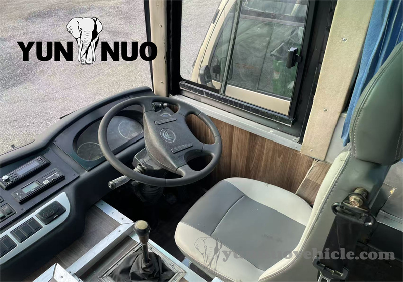 Les bus Yutong r&eacute;nov&eacute;s sont pr&ecirc;ts &agrave; &ecirc;tre exp&eacute;di&eacute;s en Afrique