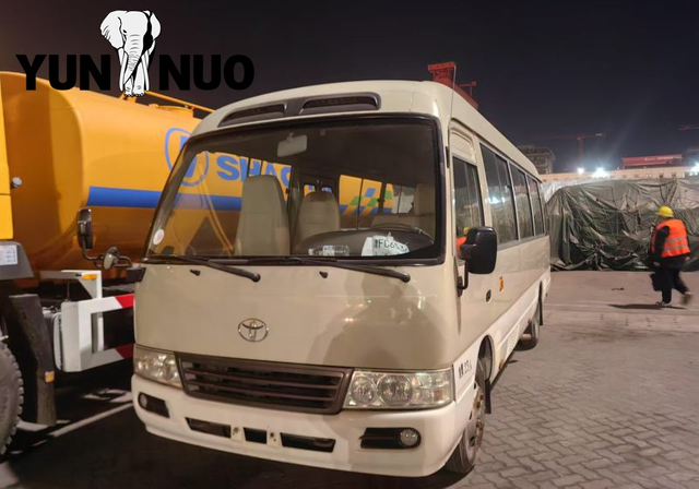 Autobus Toyota Coaster d'occasion remis à neuf 