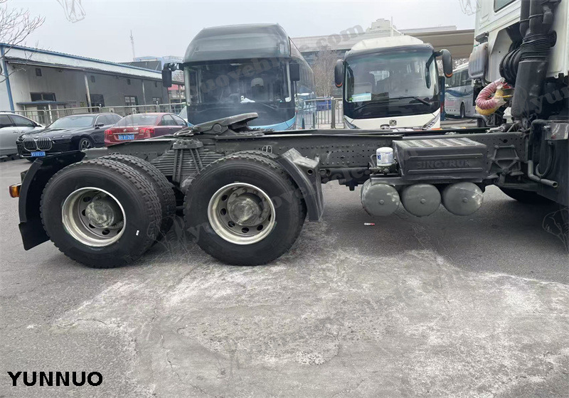 Camion tracteur HOWO