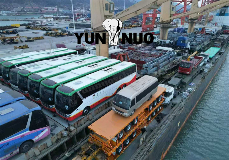 Les bus et camions d'occasion de Yunnuo pr&ecirc;ts &agrave; &ecirc;tre exp&eacute;di&eacute;s vers l'Afrique de l'Ouest