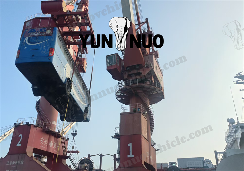 Des bus Yutong personnalis&eacute;s pr&ecirc;ts &agrave; &ecirc;tre exp&eacute;di&eacute;s en Afrique !副本.jpg