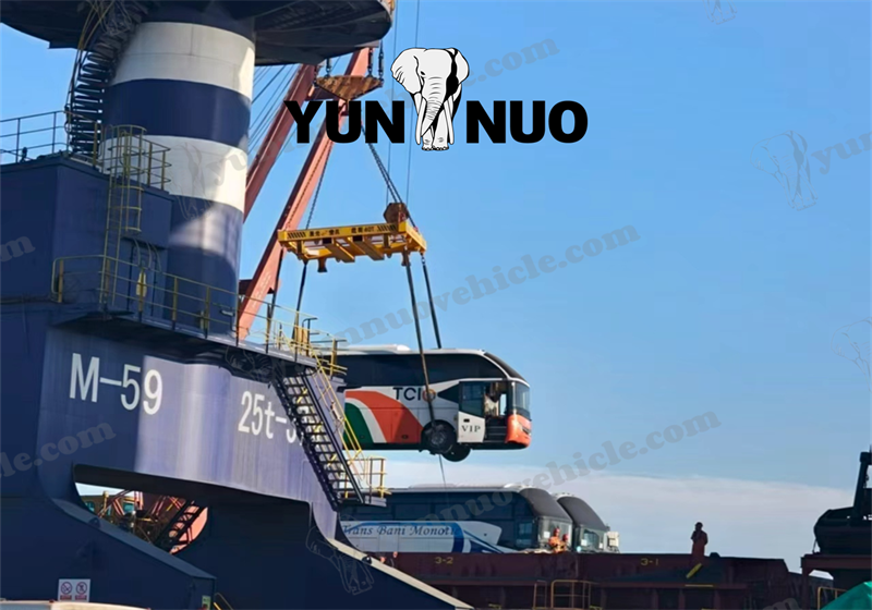 2. Shandong Yunnuo livre des bus Yutong 6127 personnalis&eacute;s en Afrique